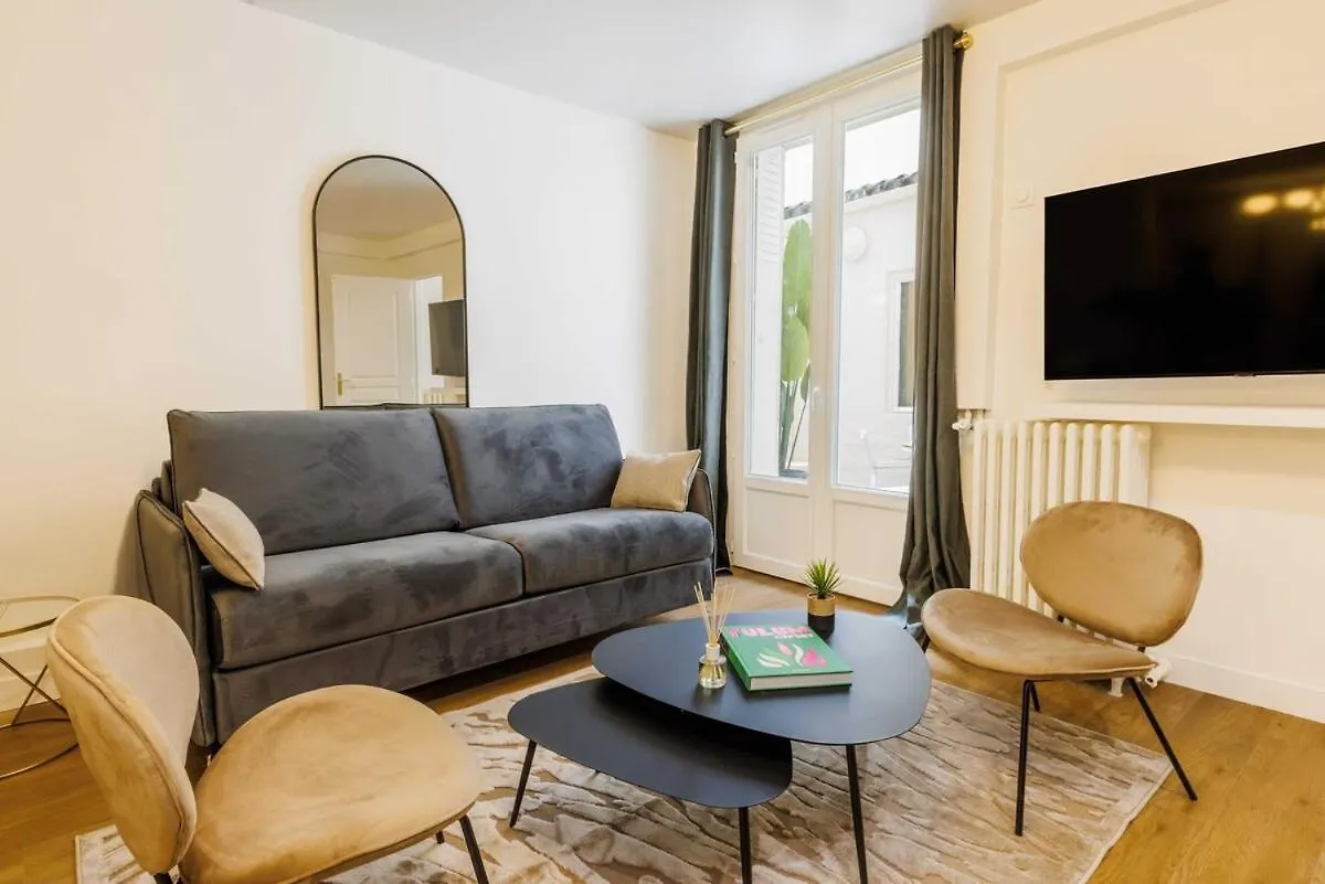 Apartment 3 Min From Haussmann, Sleeps 6 , 2Bdr Paris 0*,  France
