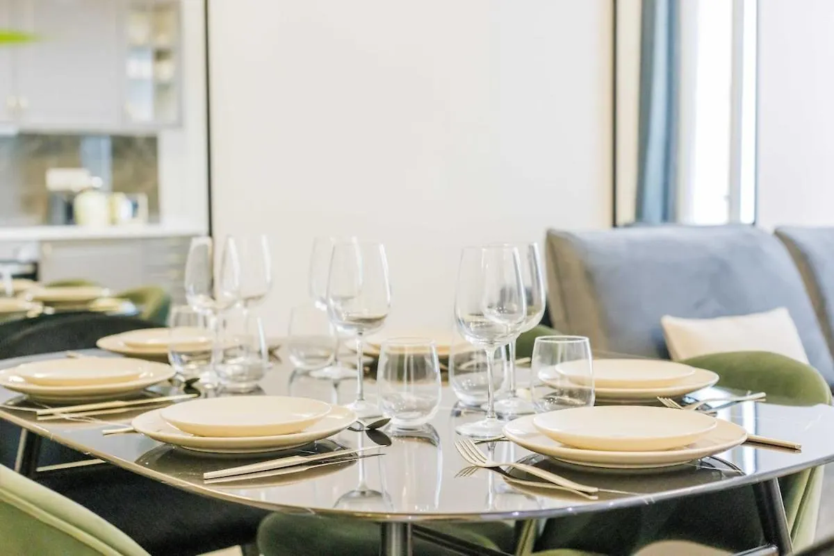Apartment 3 Min From Haussmann, Sleeps 6 , 2Bdr Paris France